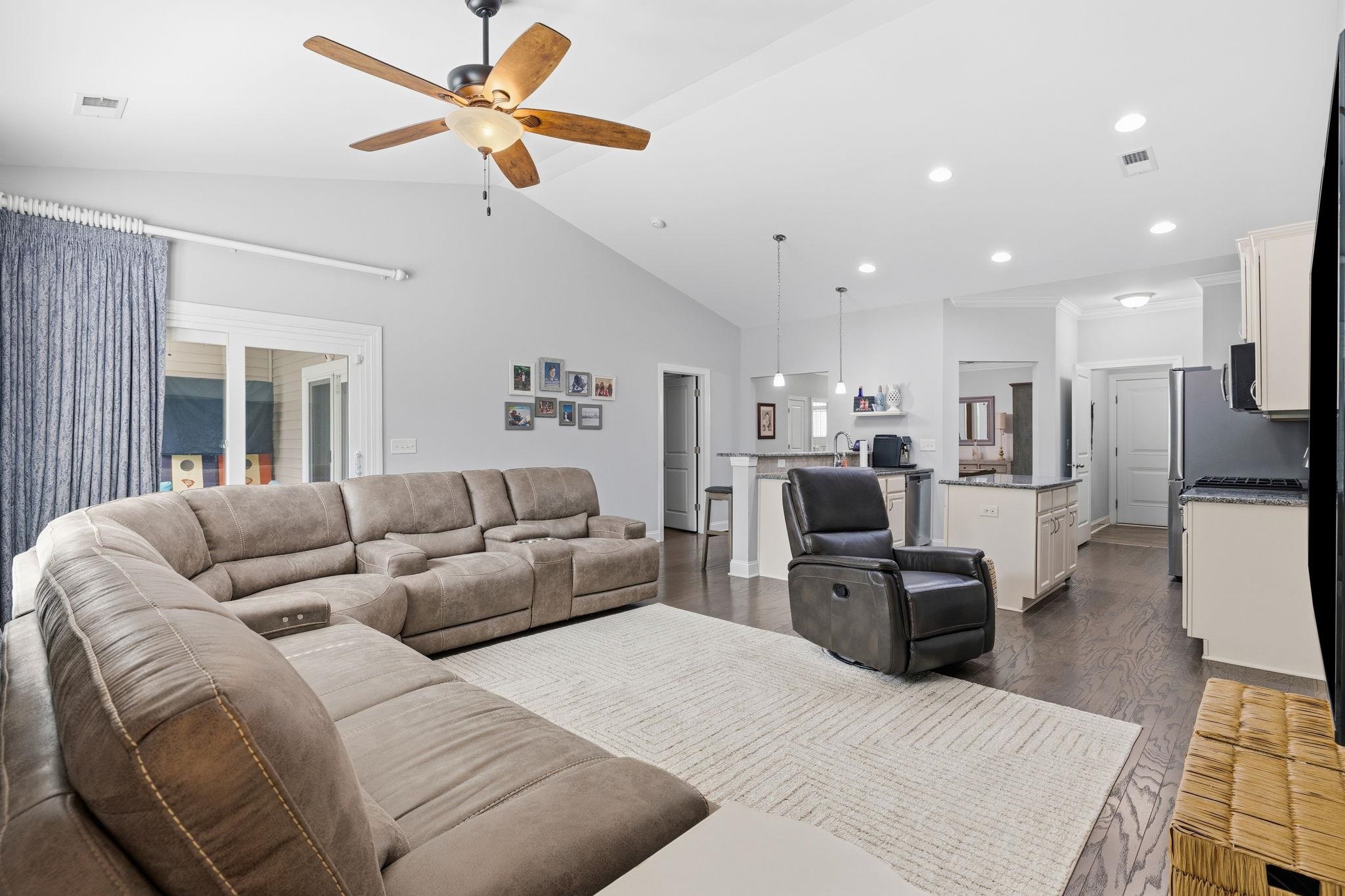 2607339 | Photo 8
