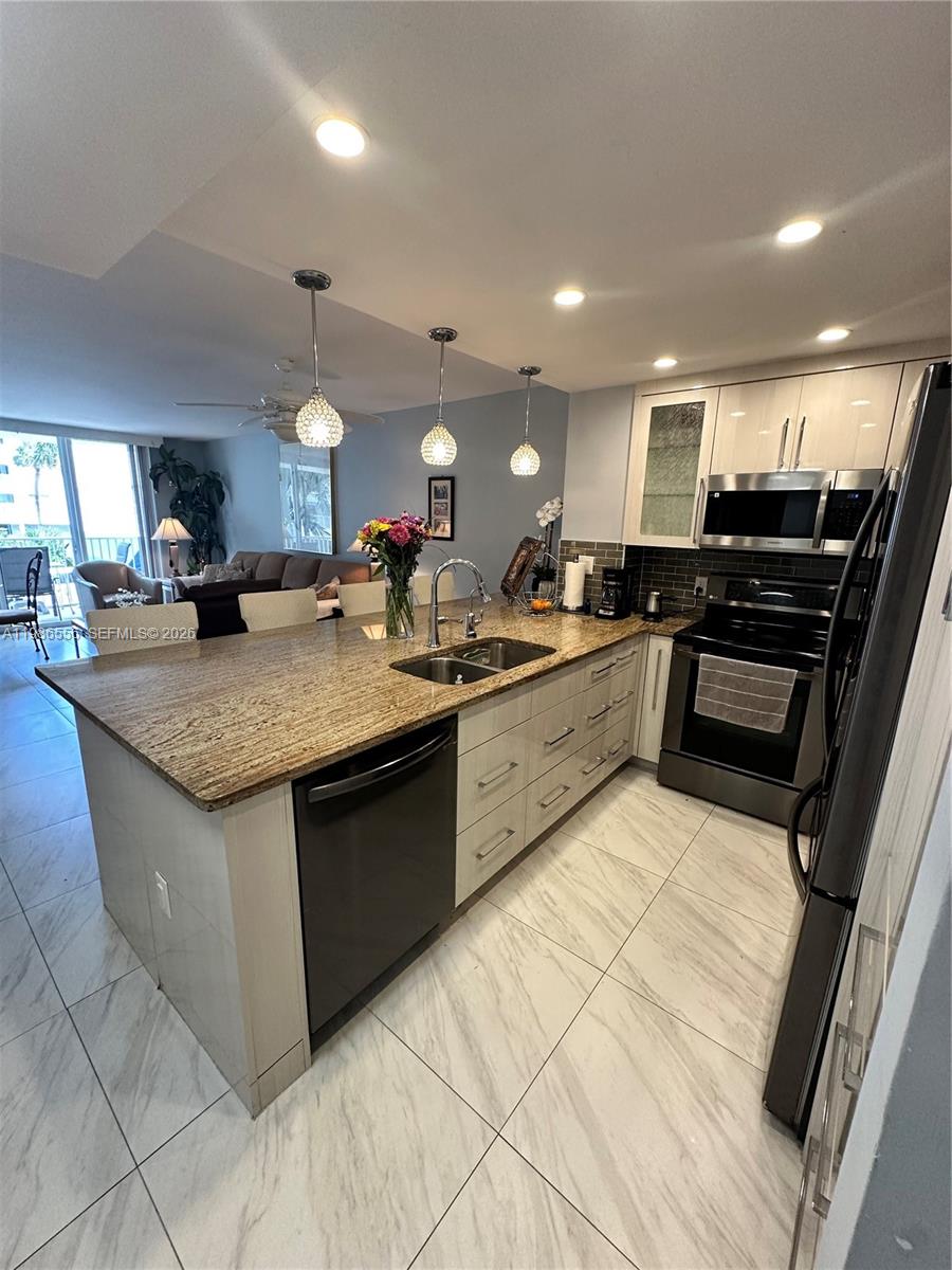 Le Chateau Royal Condo