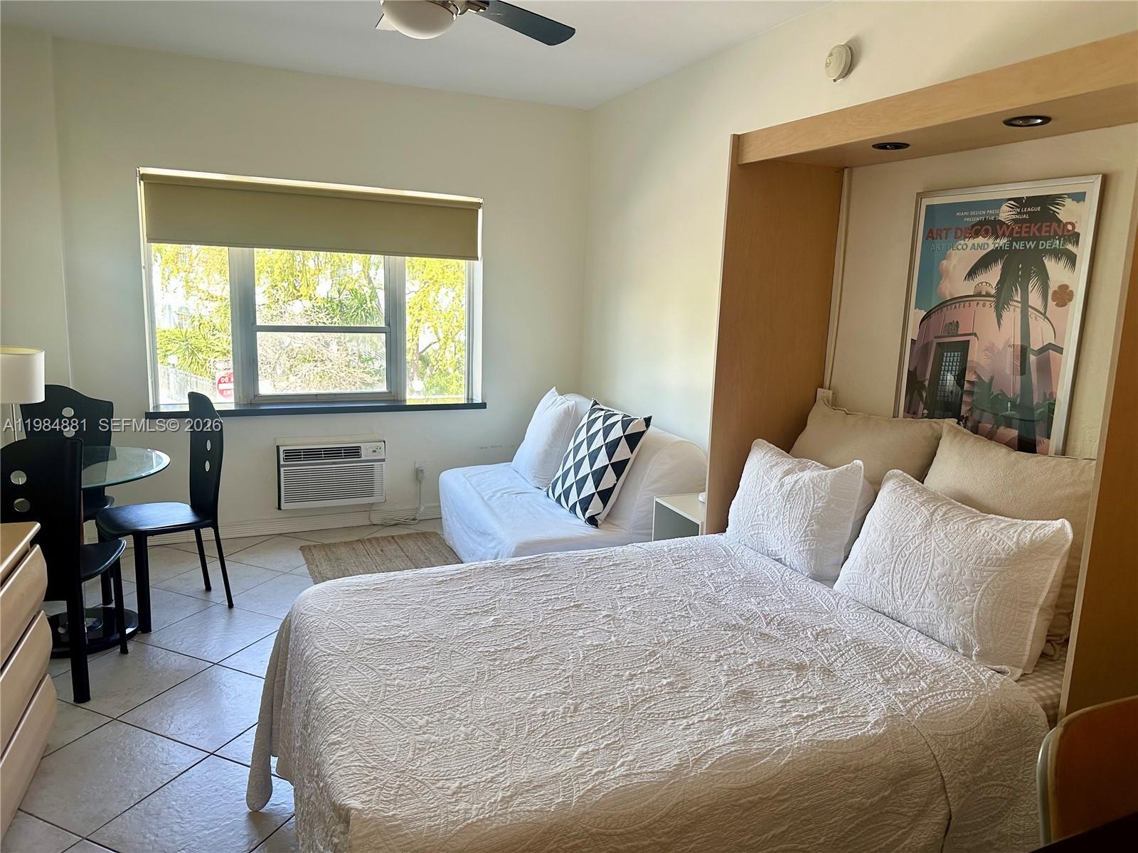 255-w-24th-st-233-miami-beach-fl-33140/hzid_ddf1971e