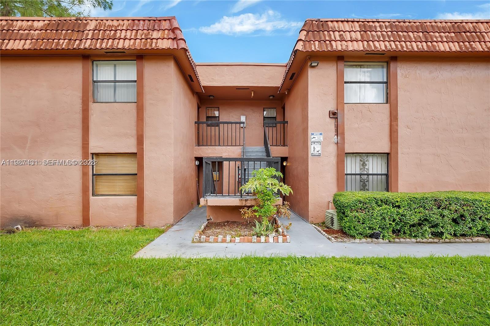 Lago Grande Condo Three B