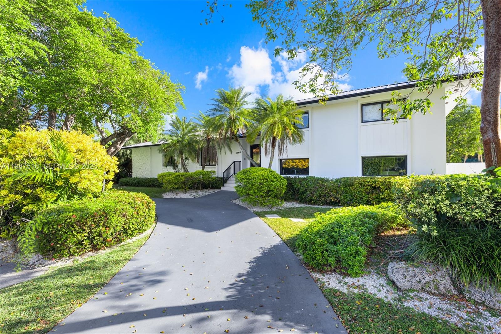 Stunning 5-Bedroom Estate for Rent. Experience luxury living in this beautiful 5-bedroom, 4-bathroom estate, perfectly situated on a 1-acre lot with stunning palm trees. This property boasts a brand-new tennis court and pickleball court, a pristine pool, and a relaxing jacuzzi. It’s also just steps away from Coral Reef Park and most prestigious private schools, offering the perfect balance of luxury and convenience. The house is in great condition and ready to become your dream home!
