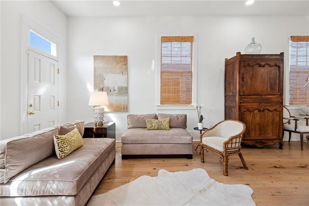 Homes for sale in New Orleans, LA | 3809 Annunciation St, New Orleans, LA 70115 | MLS# 2548935