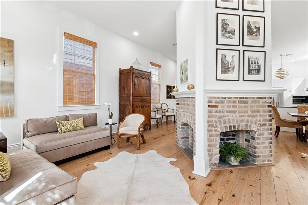 Homes for sale in New Orleans, LA | 3809 Annunciation St, New Orleans, LA 70115 | MLS# 2548935