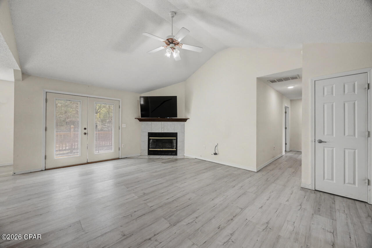 Photo 5 of Sale Pending at 528 Hyde Park Dr, Crestview, FL 32539 | MLS# 787292 | Listing updated on 2026-09-05