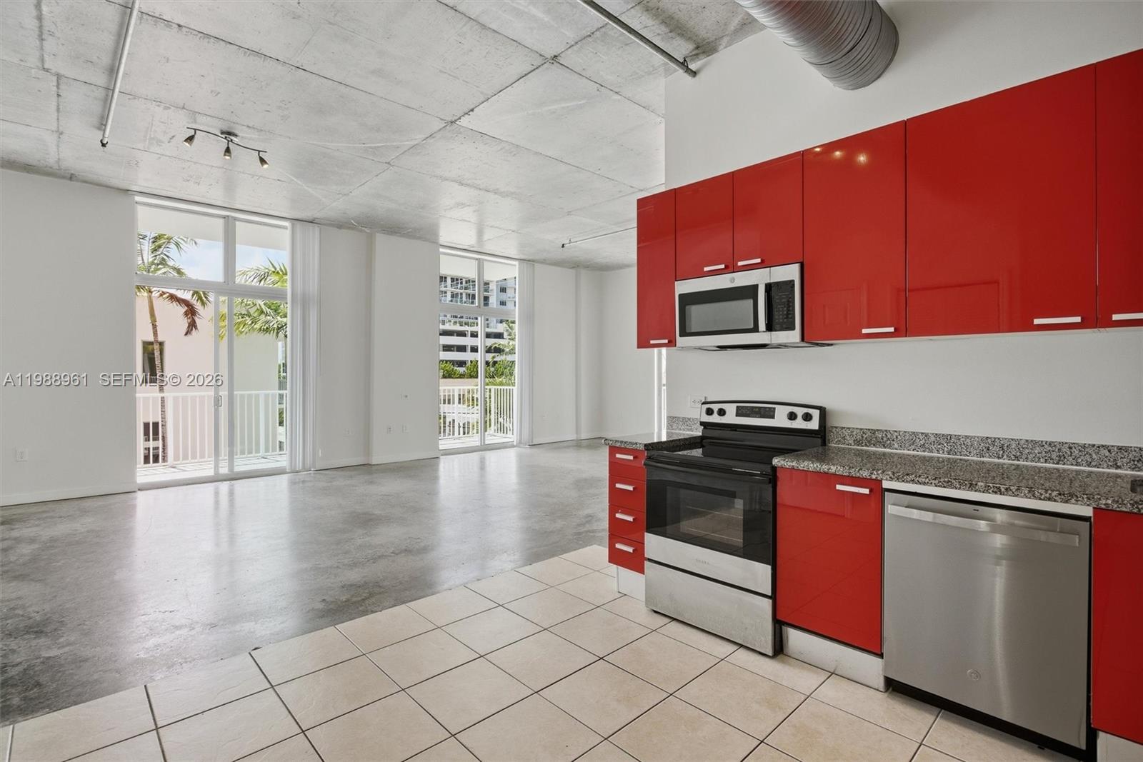 Lofts At Hollywood Statio