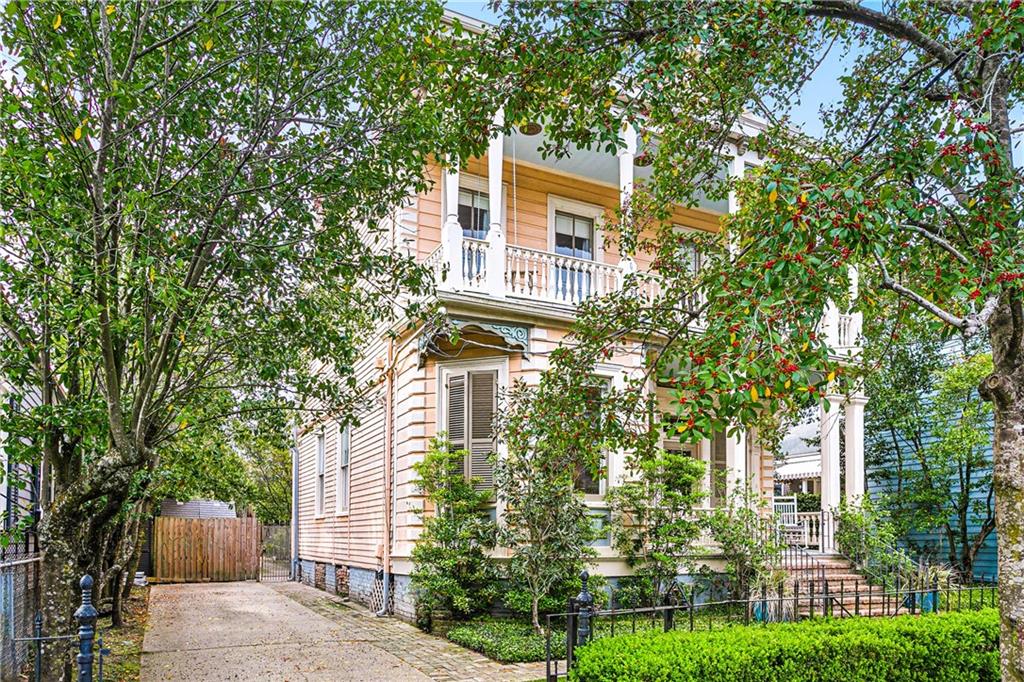 Homes for sale in New Orleans, LA | 2817 Chestnut St, New Orleans, LA 70115 | MLS# 2548615