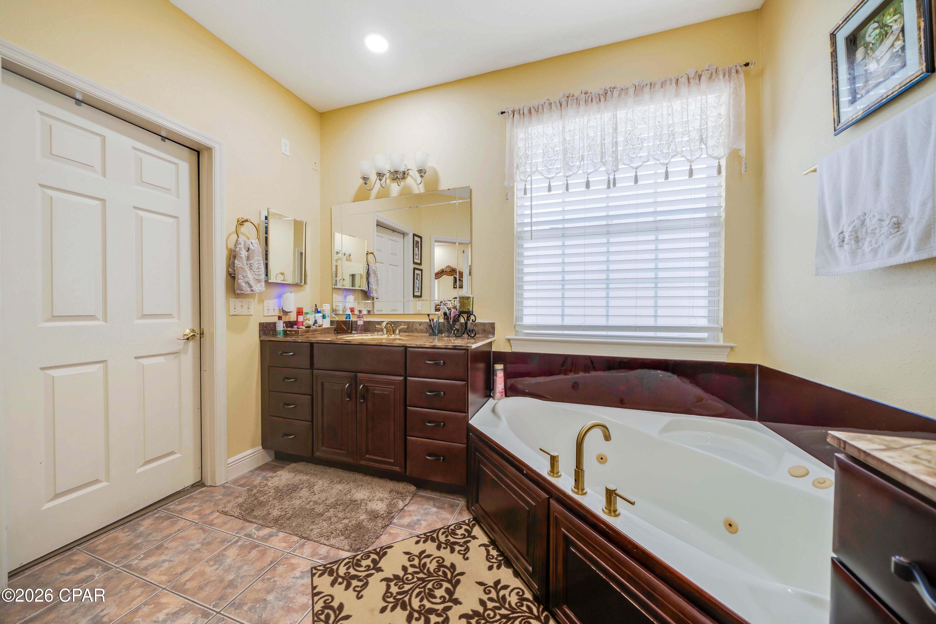 Image 53 For 303 Wood Trail