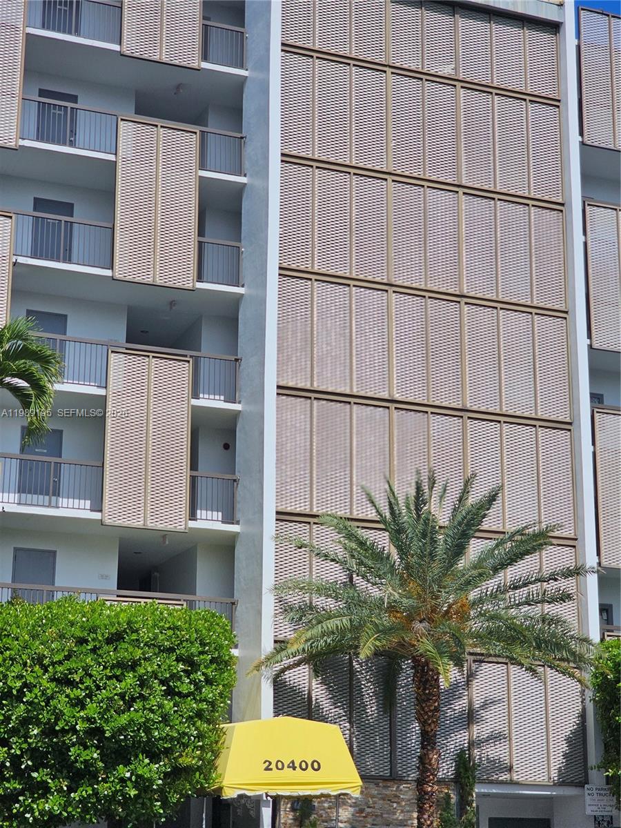 Biscaya IV Condo