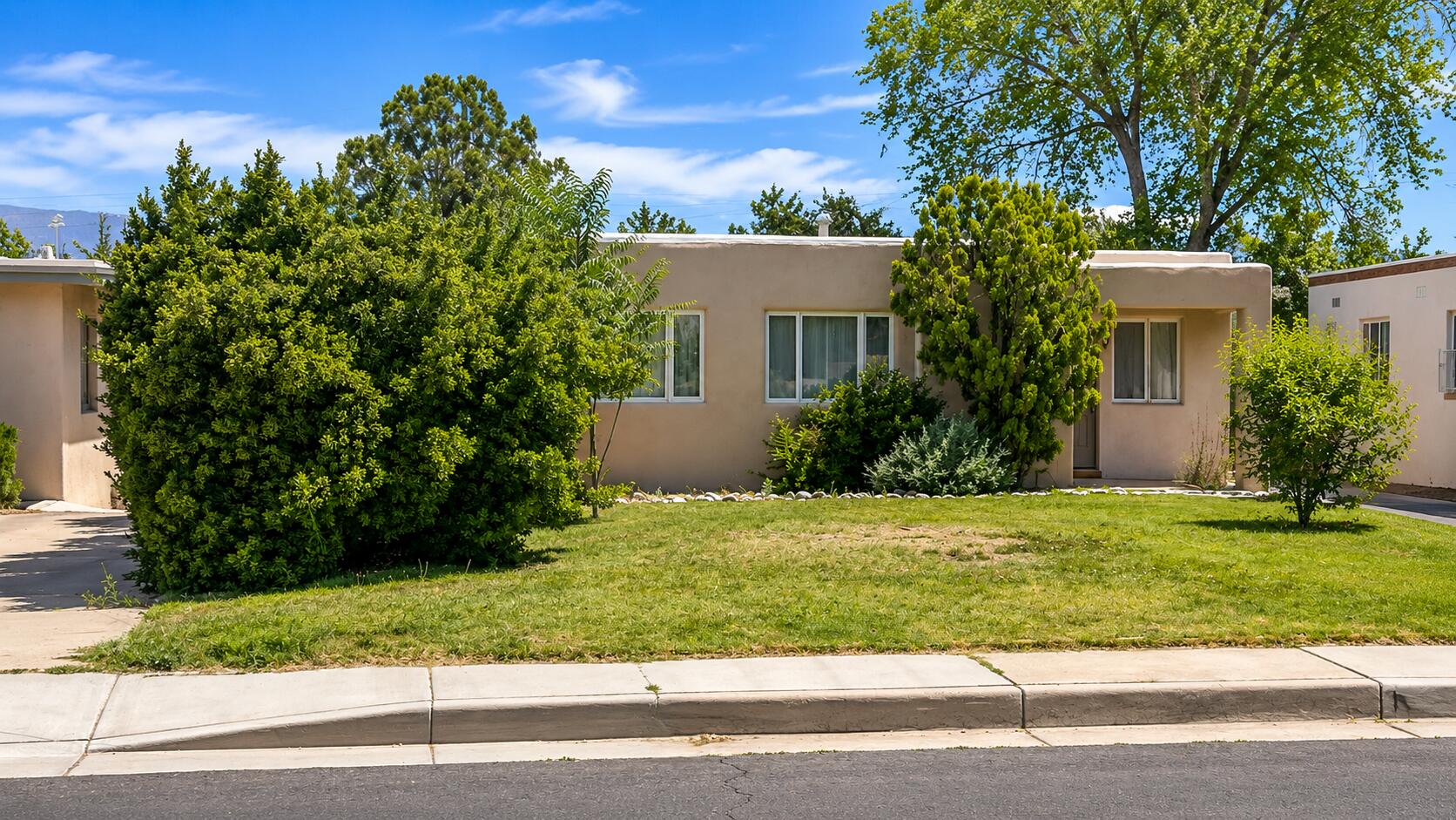2nd image of 1506 Ridgecrest Dr Se, Albuquerque, NM 87108 | MLS# 1100541