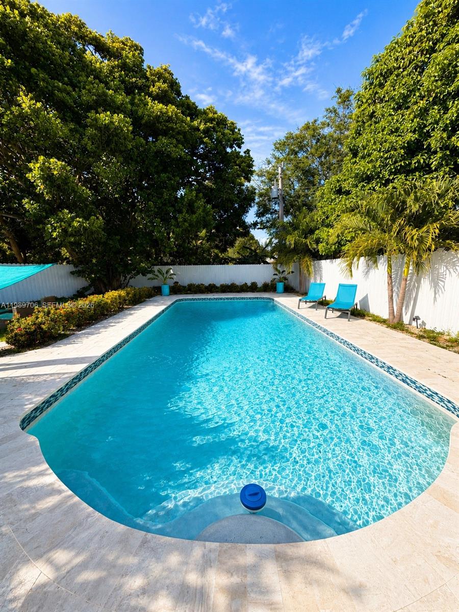 Lauderdale Villas