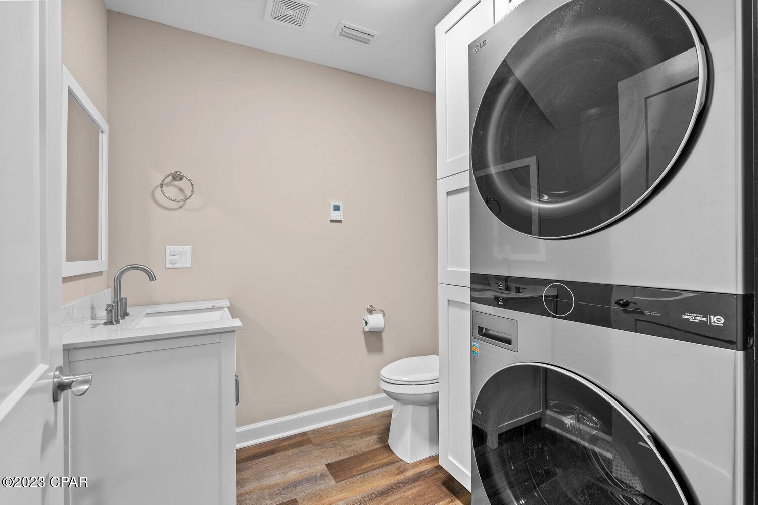 Image 32 For 200 Hollis Avenue