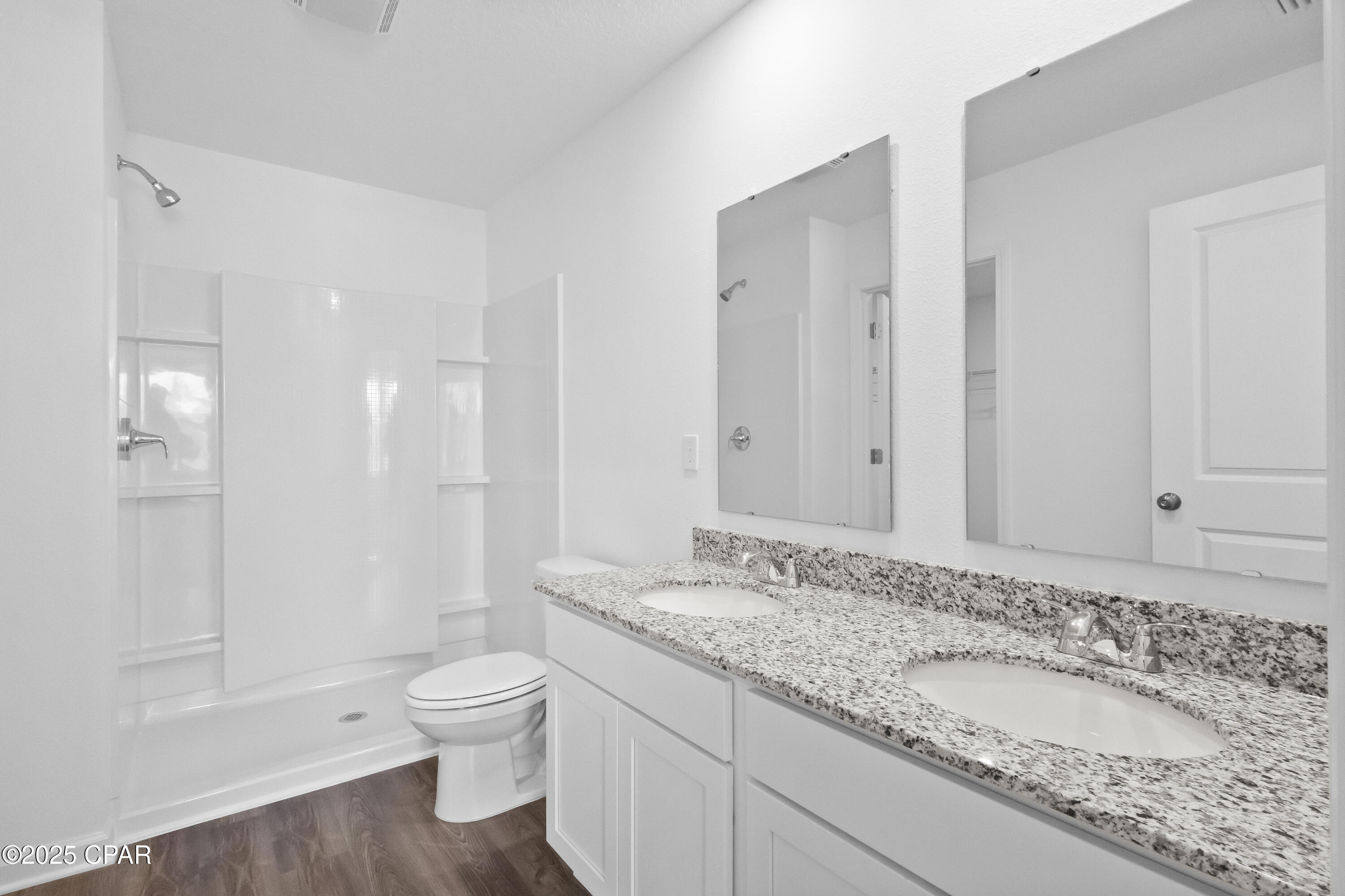 Listing photo id 10 for 3564 Nortek Boulevard