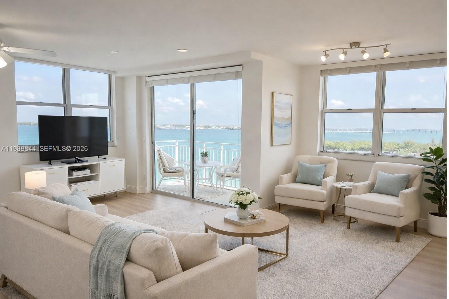 Isola Condo