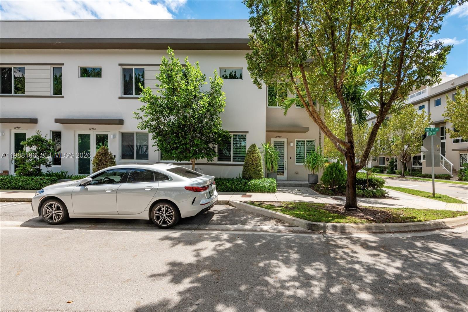 Landmark At Doral Central