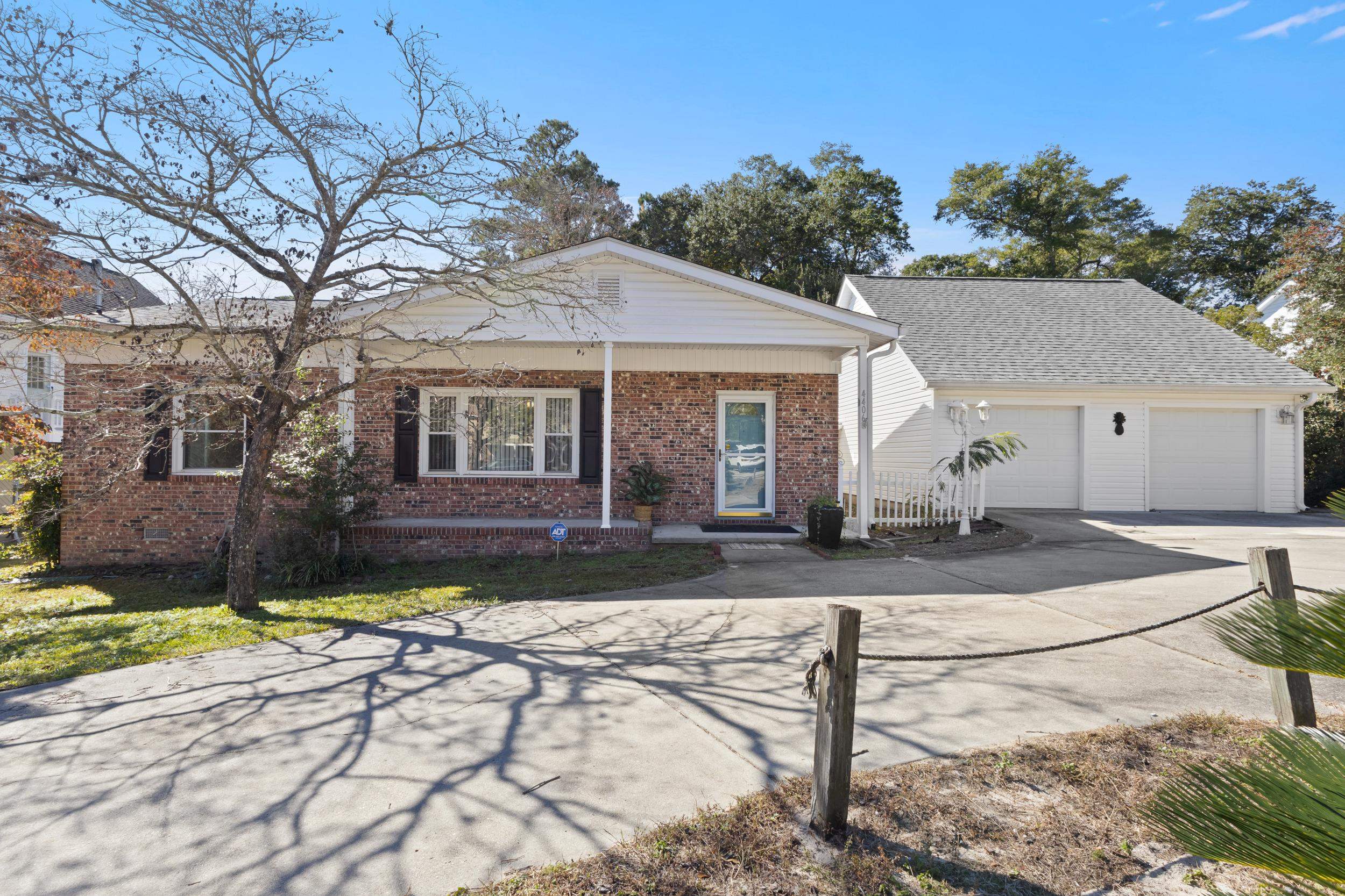 4406 Lakeside Dr. Little River, SC 29566