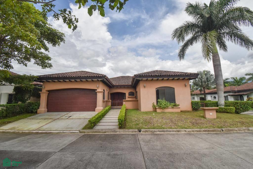3 bed Single Family Homes For Sale in Santa Ana, San Jose - 1