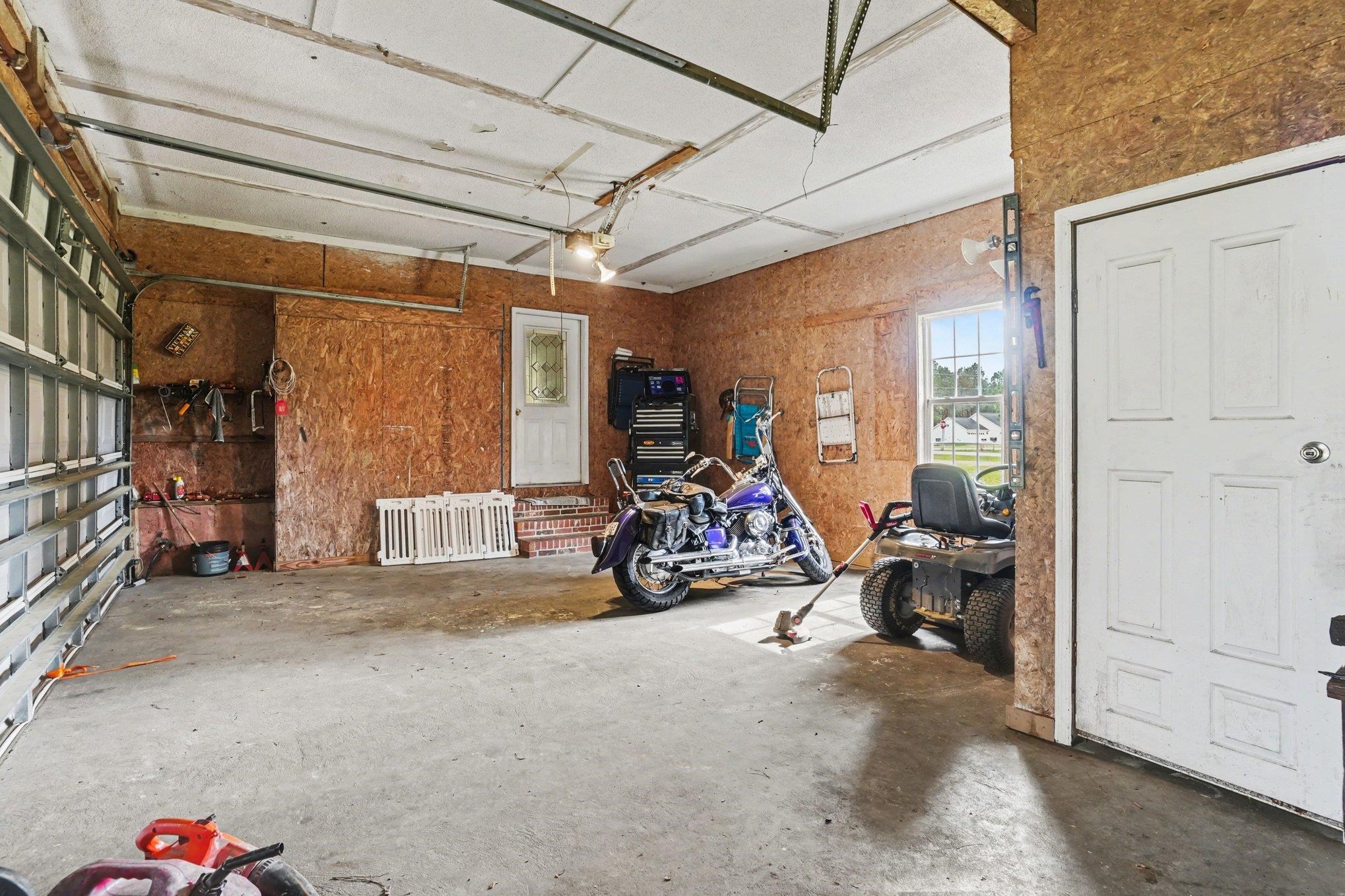 2607920 | Photo 25