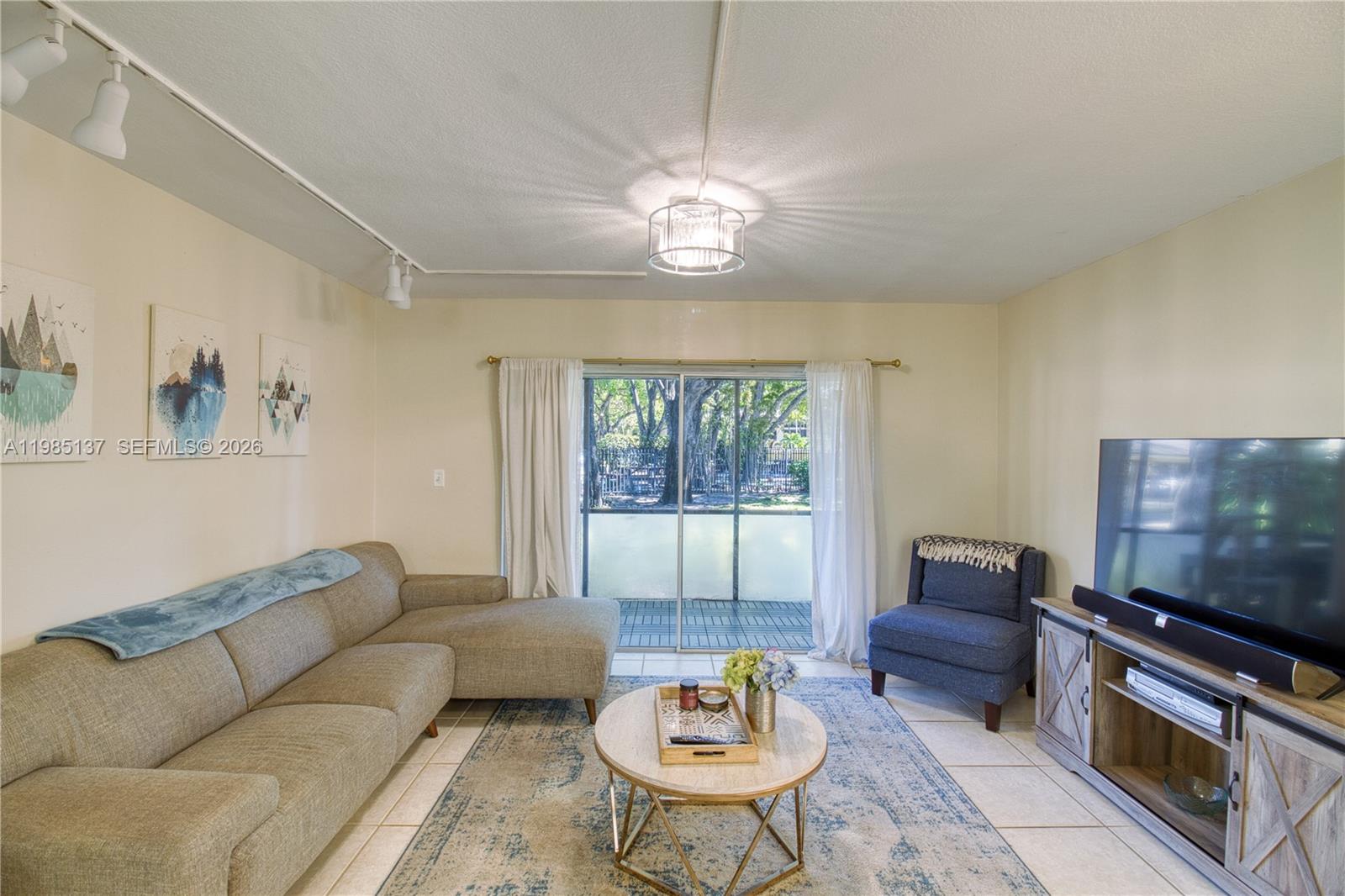 Oakland Forest Club Condo