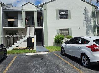 Open-concept living area at 805 Franklin Ave - Condo in Homestead