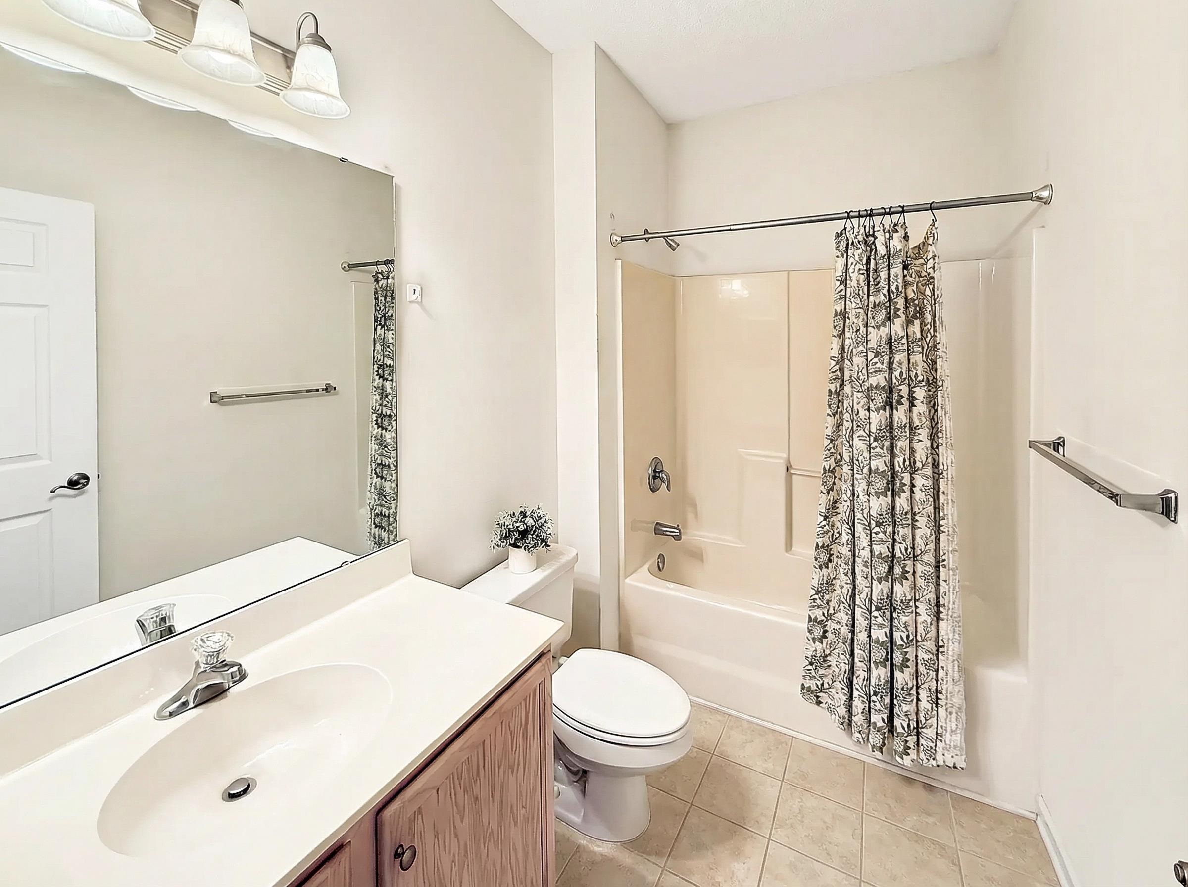 184-2 Red Rose Blvd. 