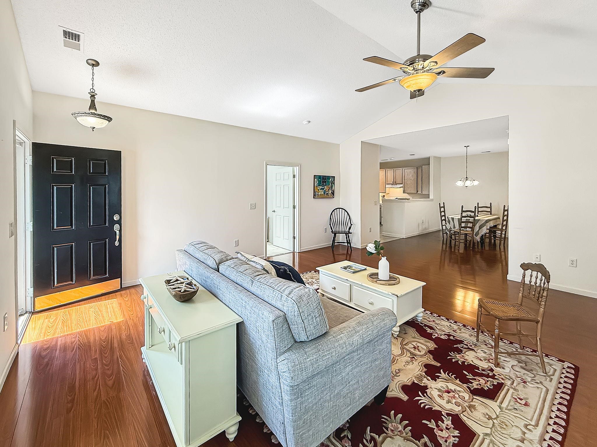 184-2 Red Rose Blvd. 