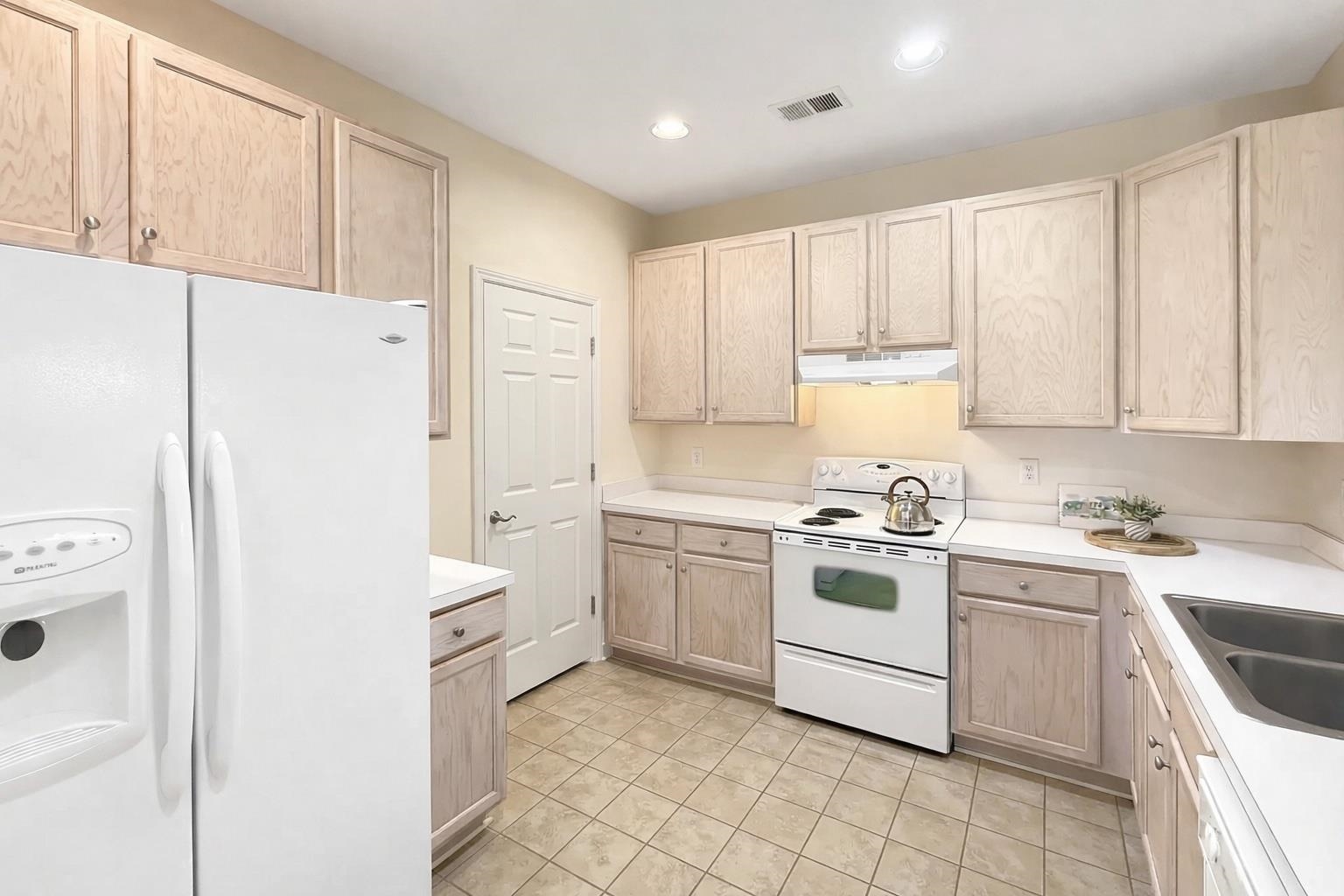 184-2 Red Rose Blvd. 