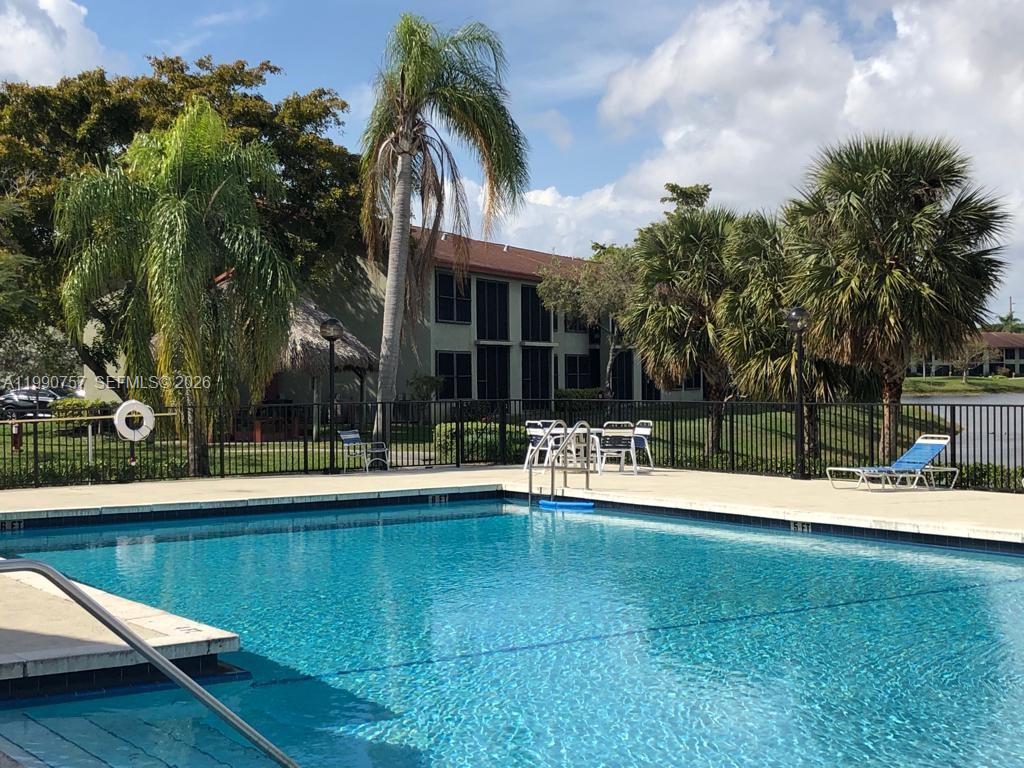 Additional property features at 215 Lake Pointe Dr - Condo in Oakland Park