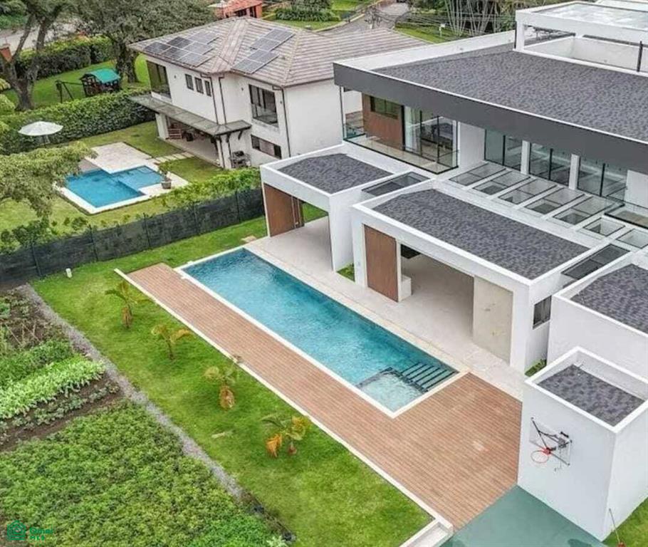 6 bed Single Family Homes For Sale in Santa Ana, San Jose - 1