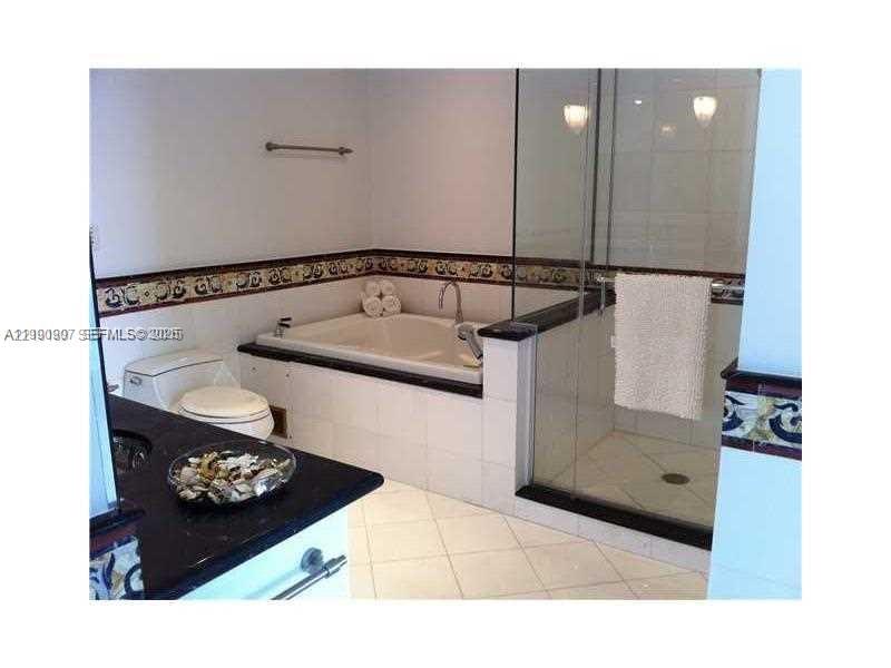 540 West Ave 1013