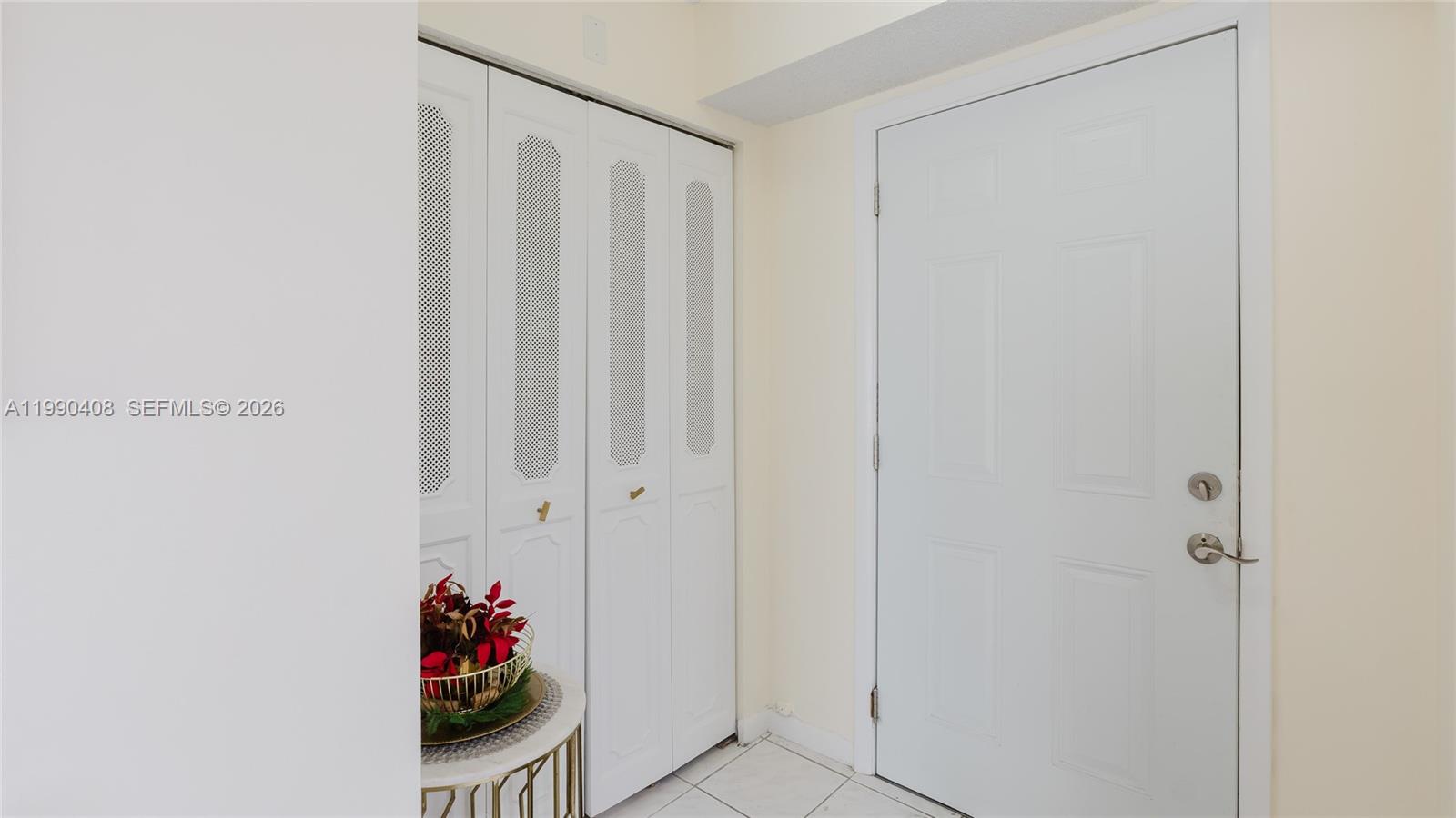 Meadowbrook Lakes Condo