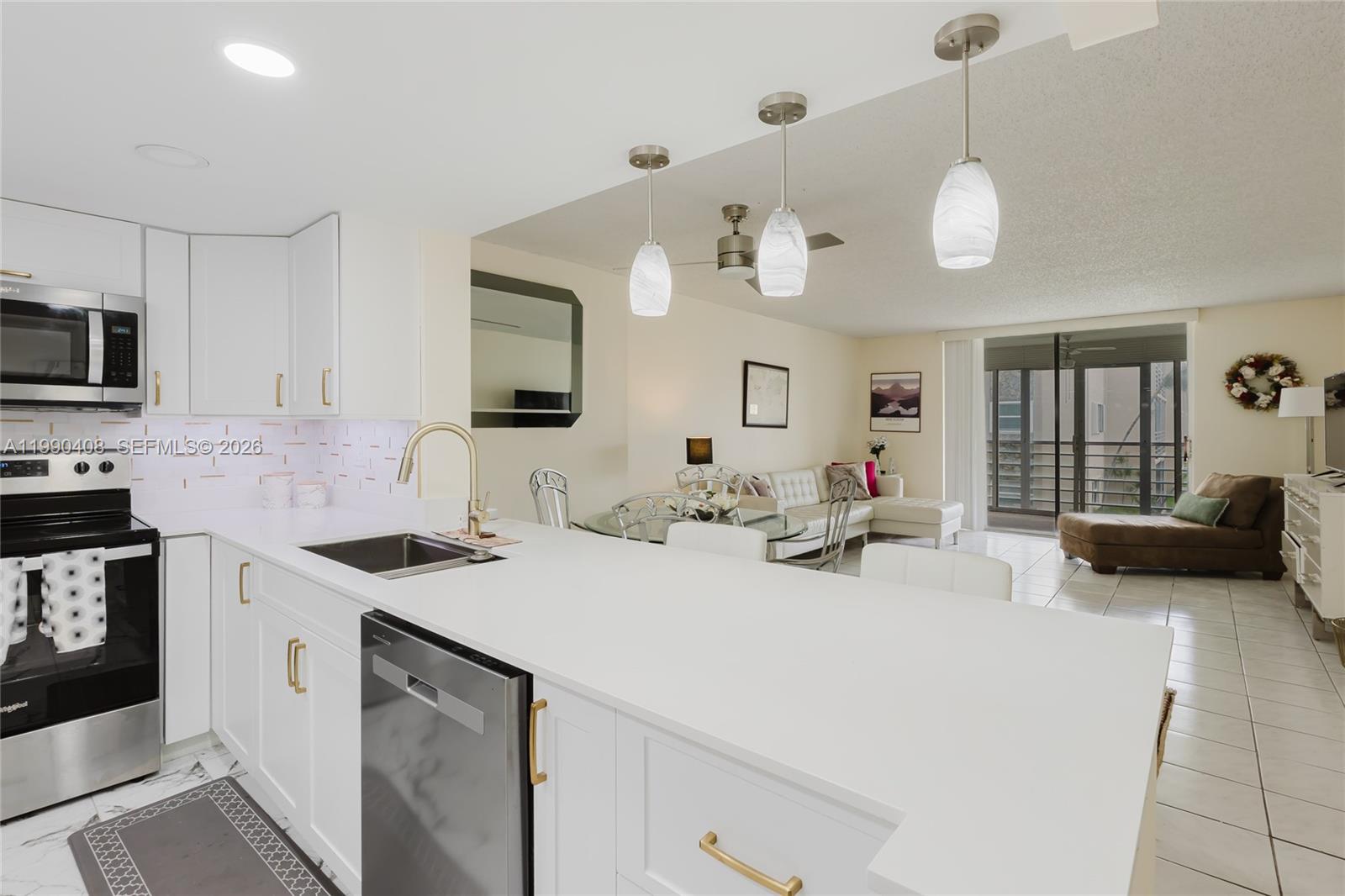 Meadowbrook Lakes Condo