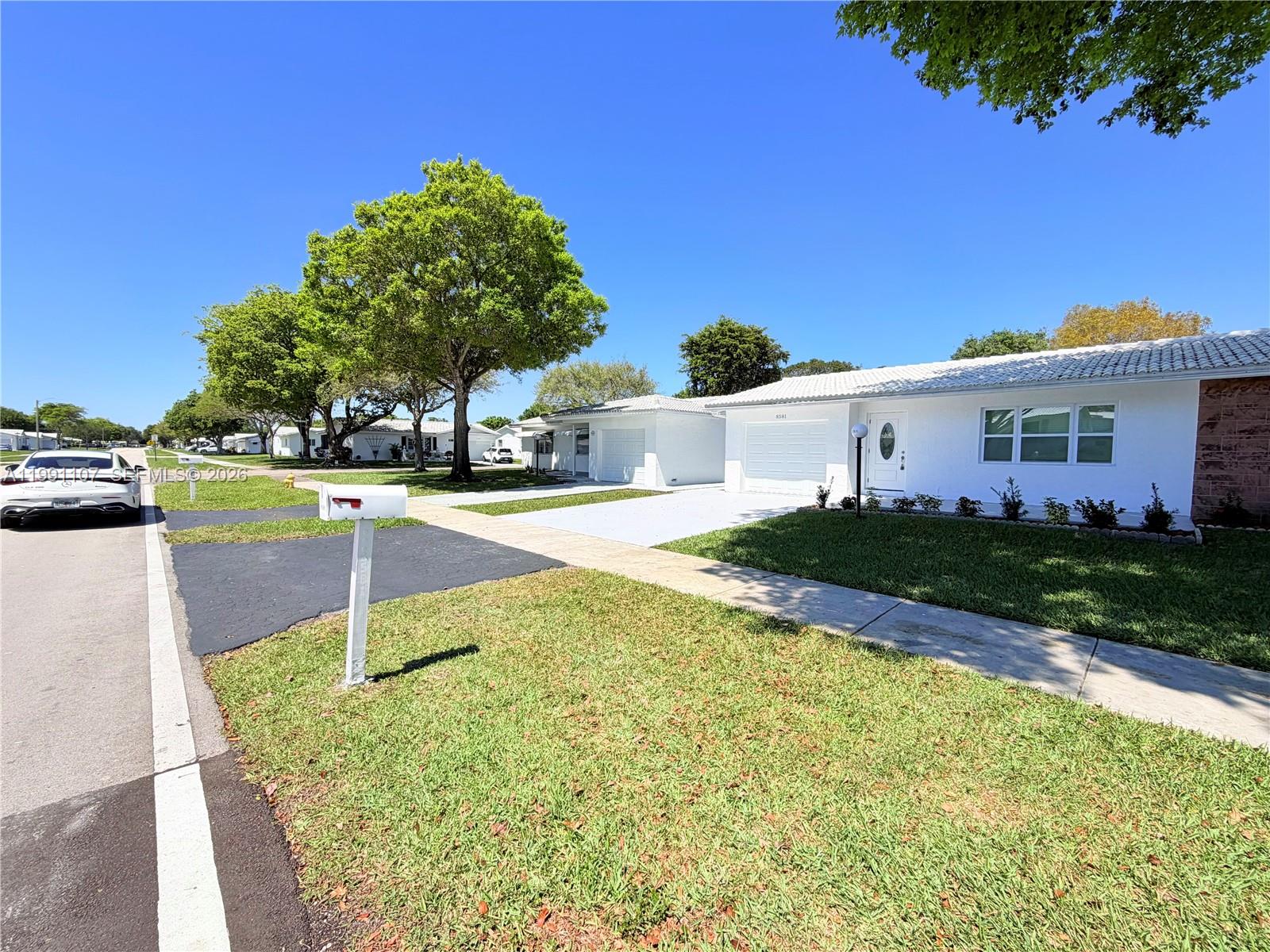 8581 17th St, Plantation, Florida 33322