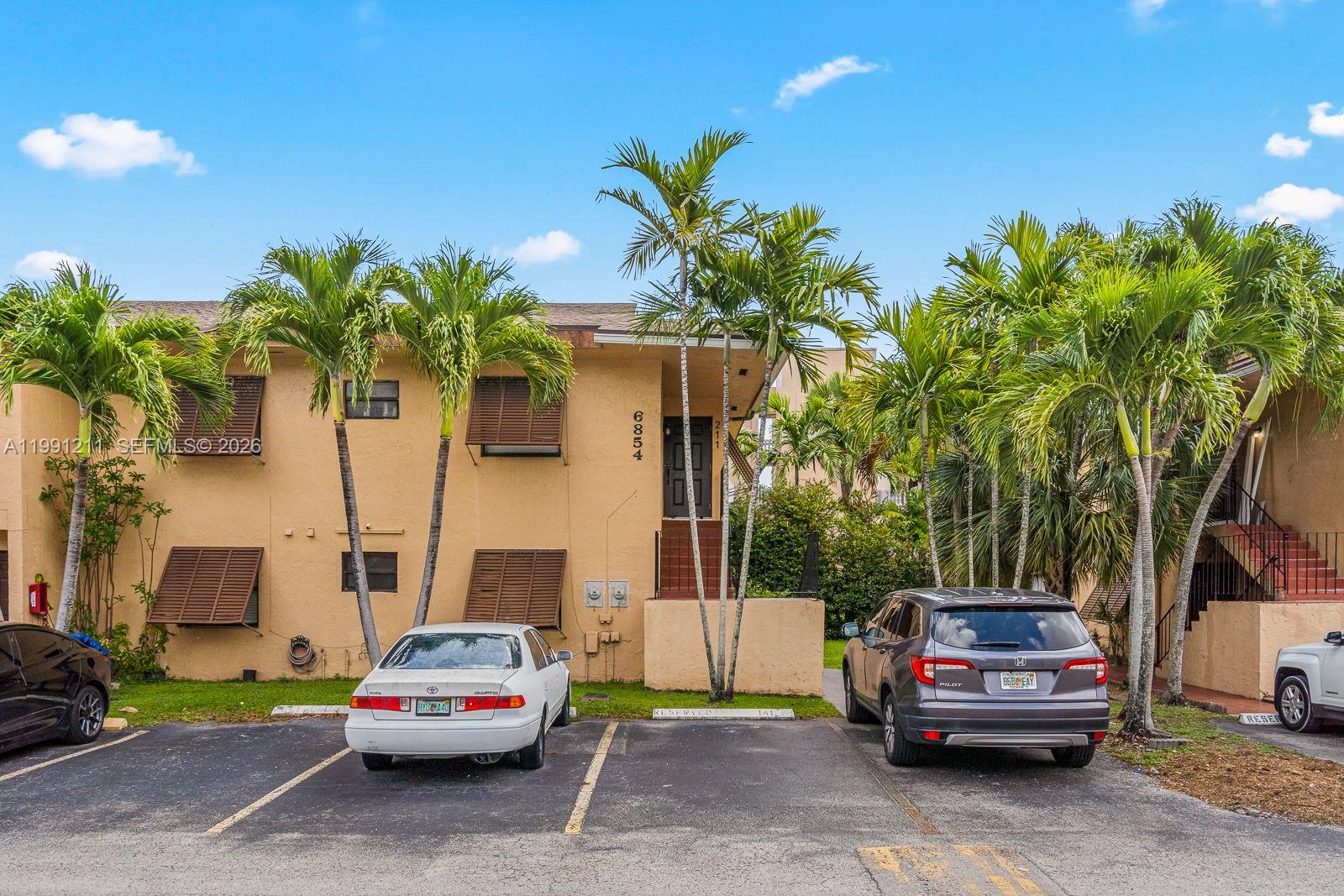 Laguna Tropical Condo