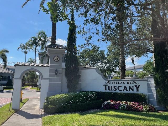 Villas De Tuscany Condo
