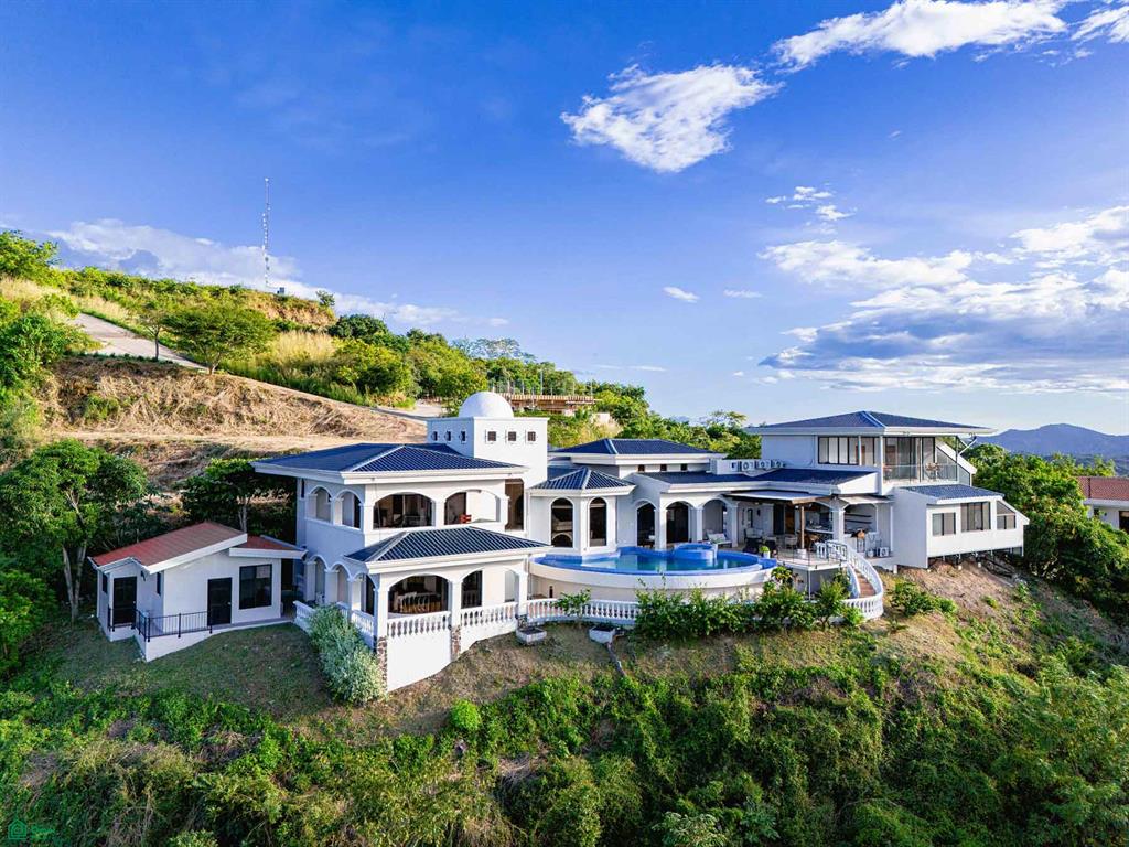 8 bed Single Family Homes For Sale in Carrillo, Guanacaste - 1