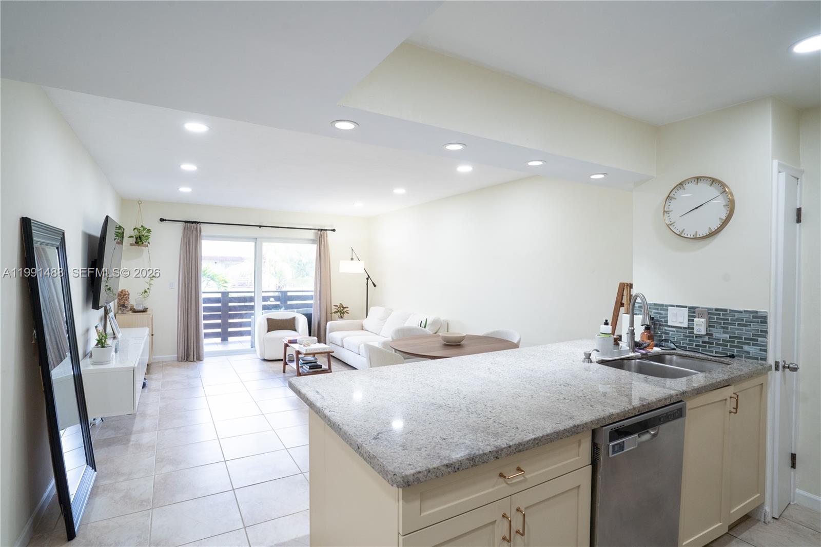 Dadeland Capri Condo