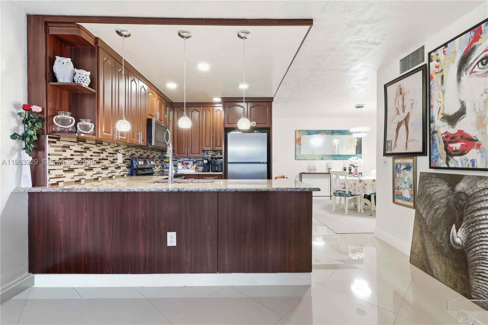 Omega Condo No 3