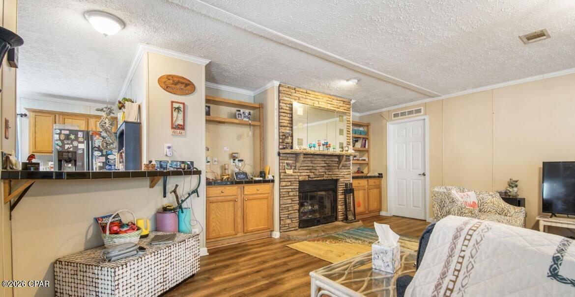 Image 11 For 7127 Beachwood Boulevard