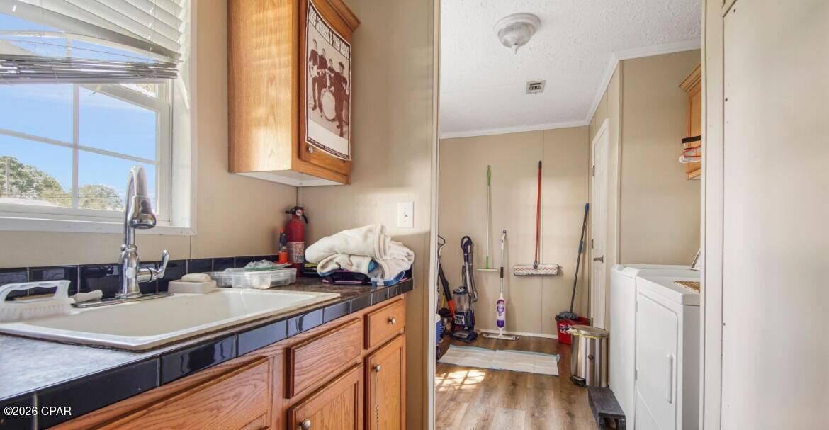 Image 16 For 7127 Beachwood Boulevard