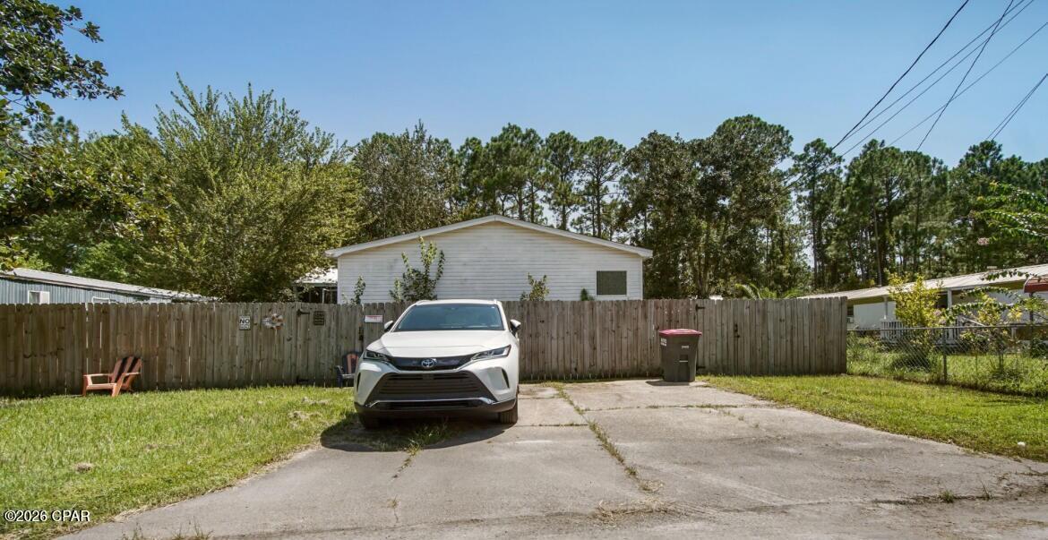 Image 2 For 7127 Beachwood Boulevard