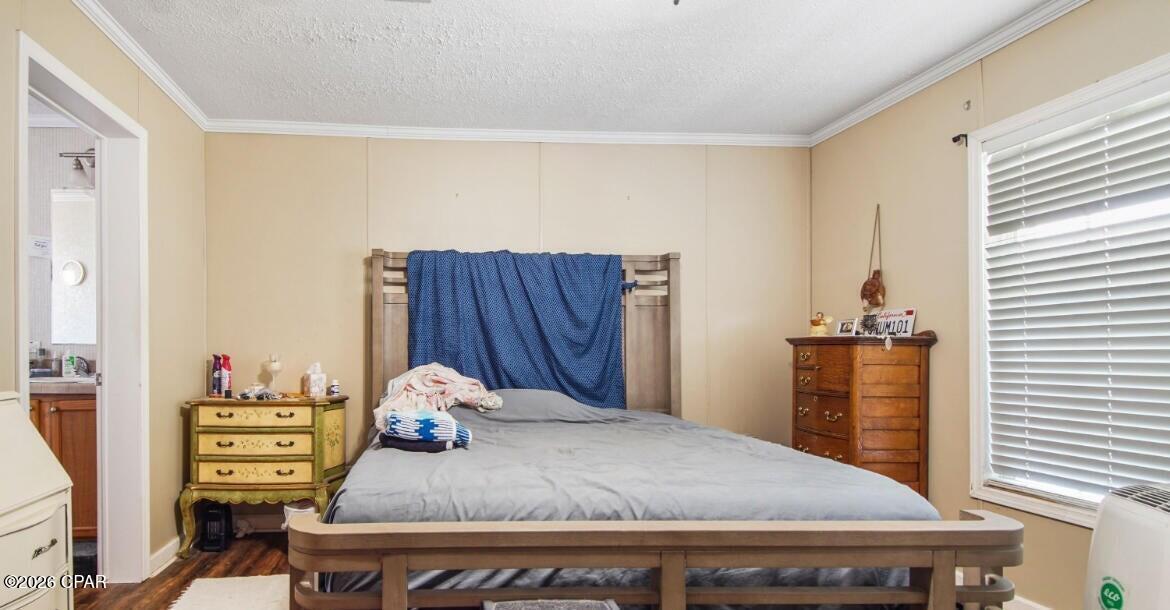 Image 20 For 7127 Beachwood Boulevard