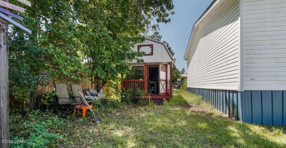 Image 8 For 7127 Beachwood Boulevard