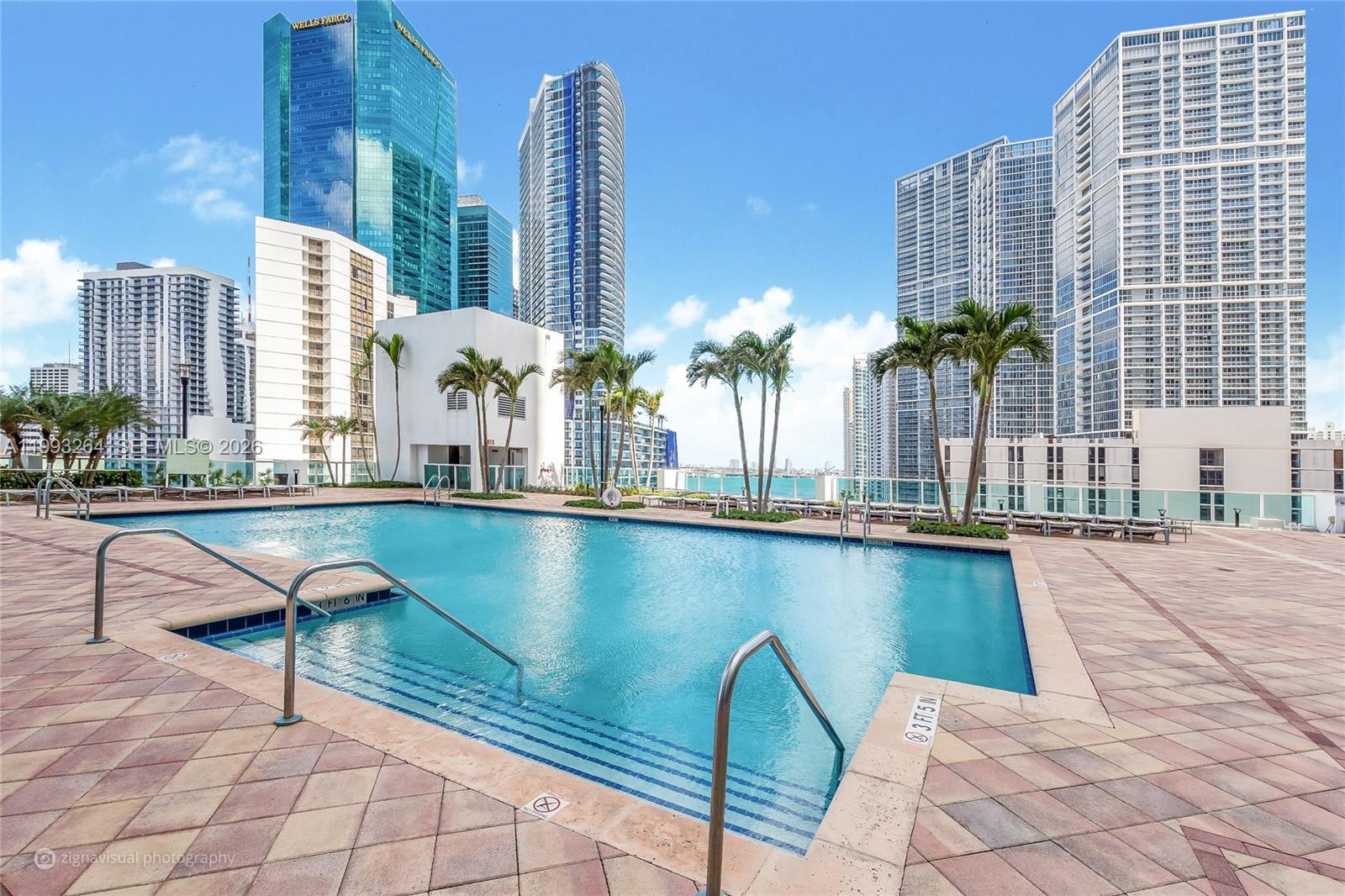 Brickell On The River