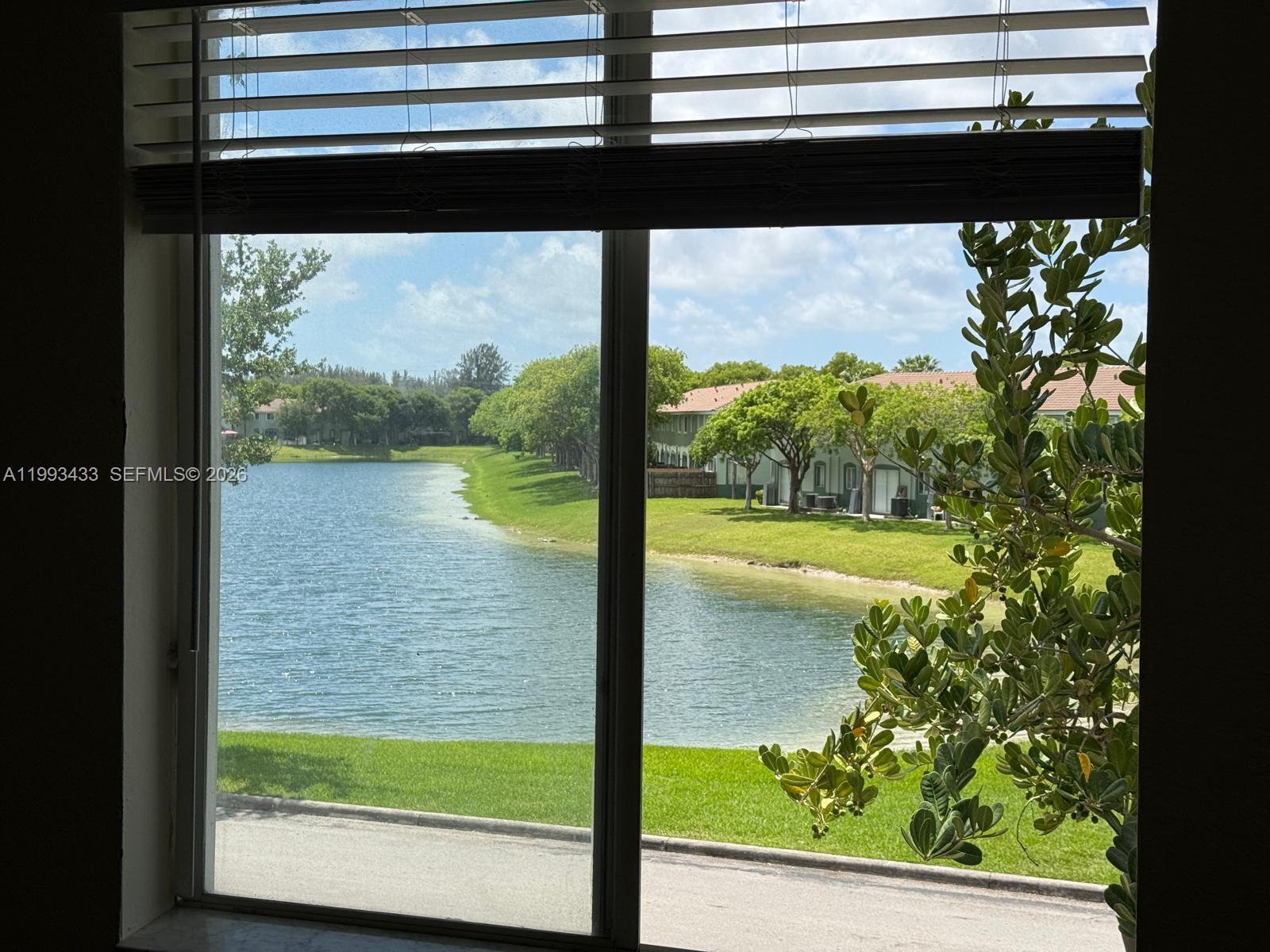 Shoma Townhomes At Keys Co