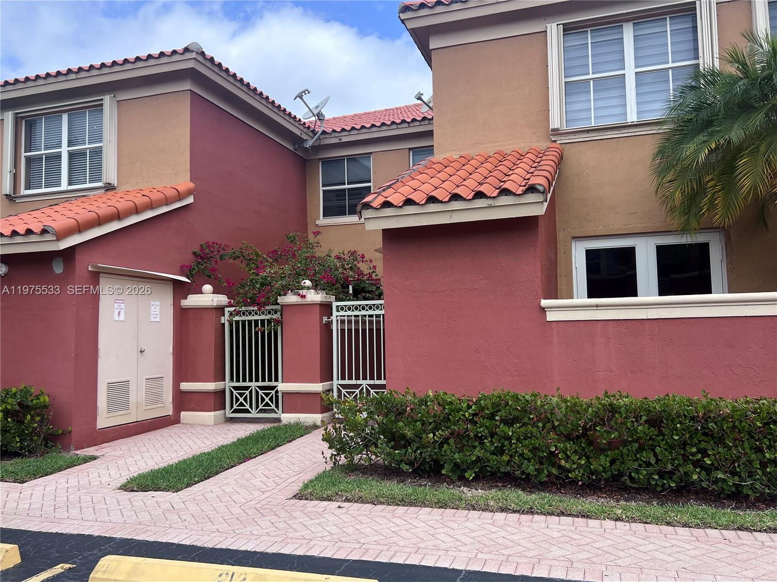 The Gates At Doral Isles