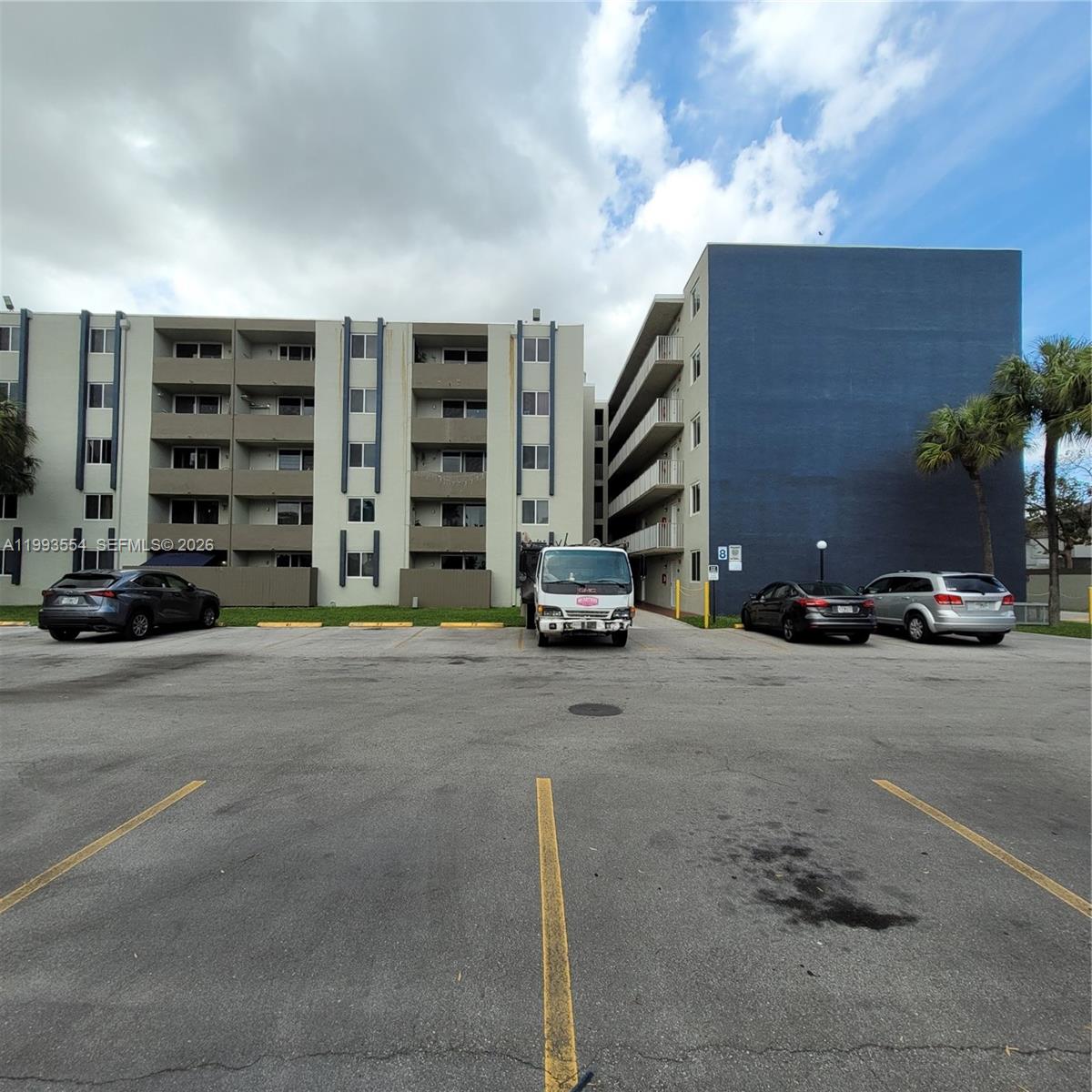 Samari Lake East Condo