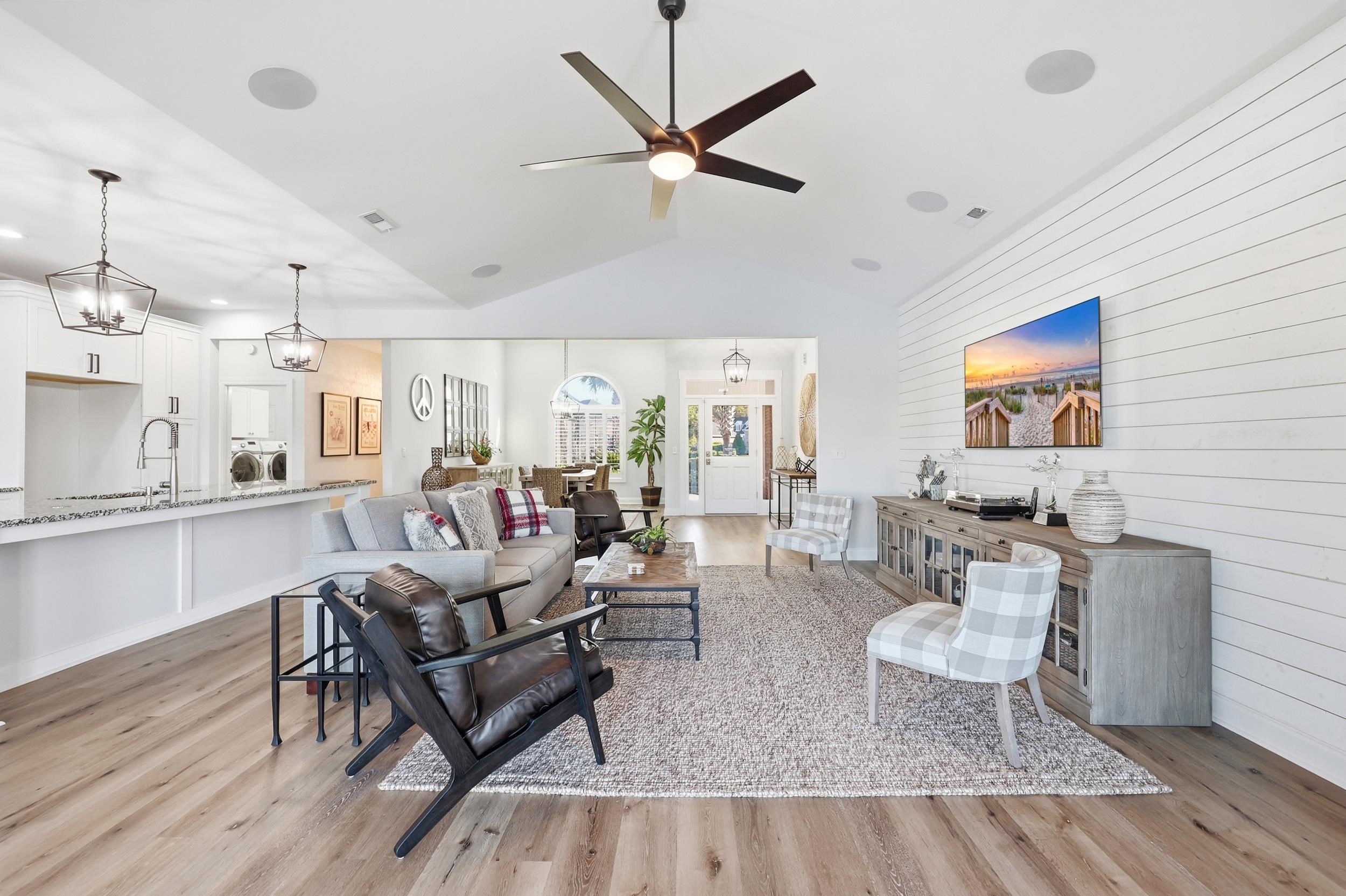 2608553 | Photo 15