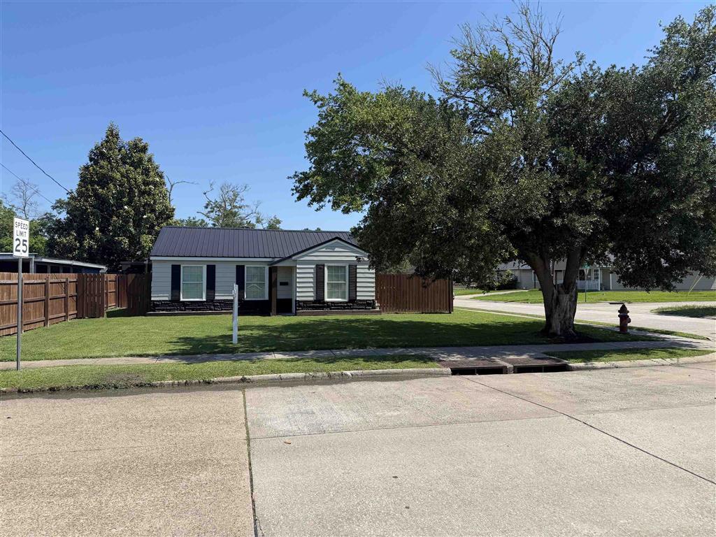 2807 7th Street — photo 2