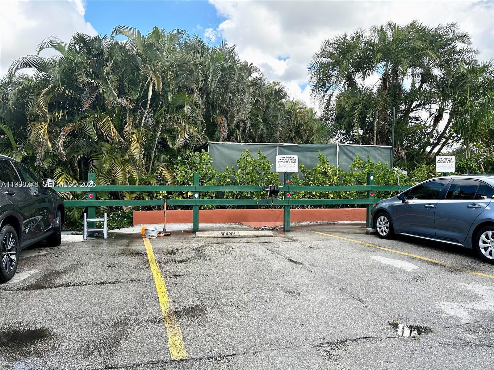 Homes for sale in Pembroke Pines, FL | 411 S Hollybrook Dr #105, Pembroke Pines, FL 33025 | MLS# A11993778