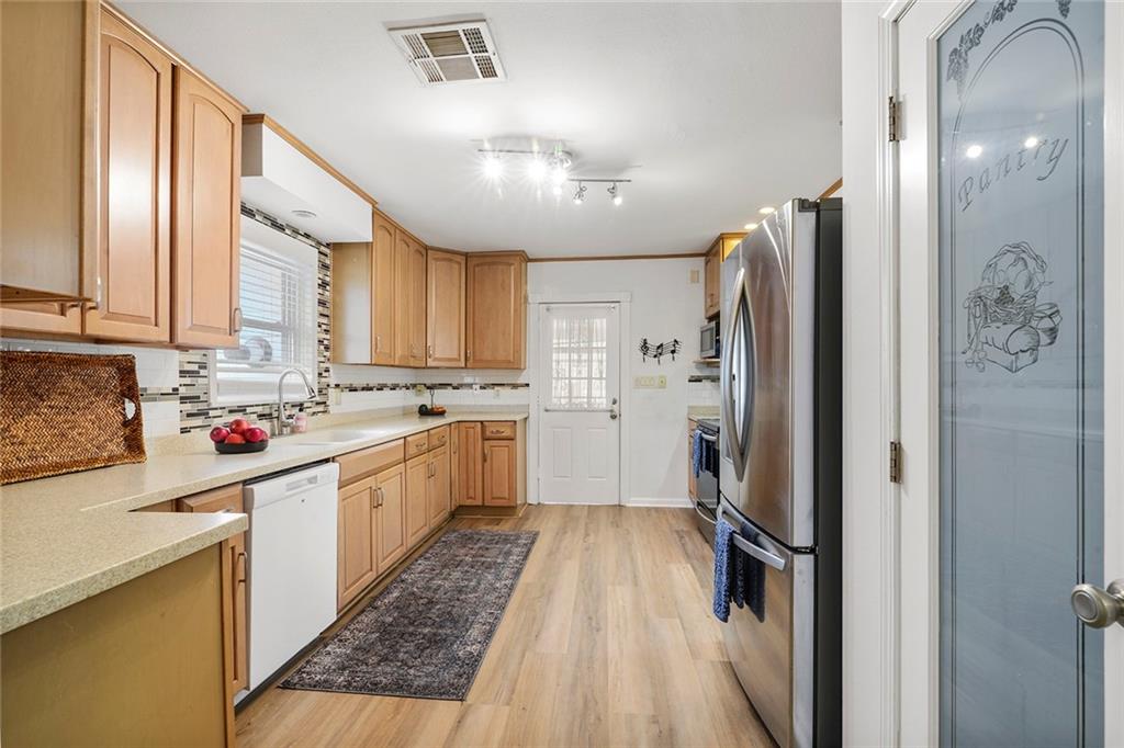 Photo 4 of Single family home for sale at 429 32nd Street, New Orleans, LA 70124 | MLS# 2550873 | Listing updated on 2026-09-18